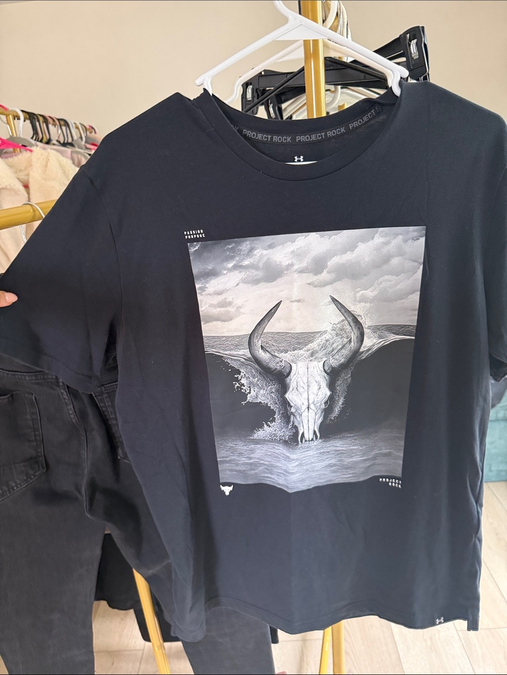 Under Armour Black Graphic Men’s T-Shirt with Skull Wave Art
